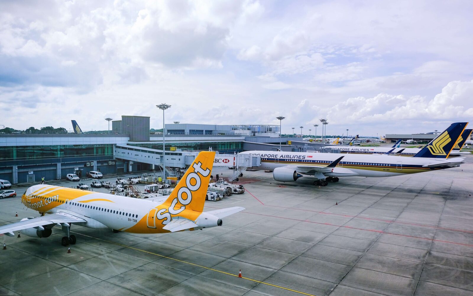 Singapore Airlines, Scoot ban power bank use onboard starting April 2025 Aviation Updates
